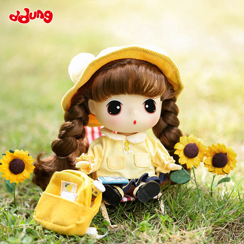 MUÑECA DDUNG DOLL COLEGIO